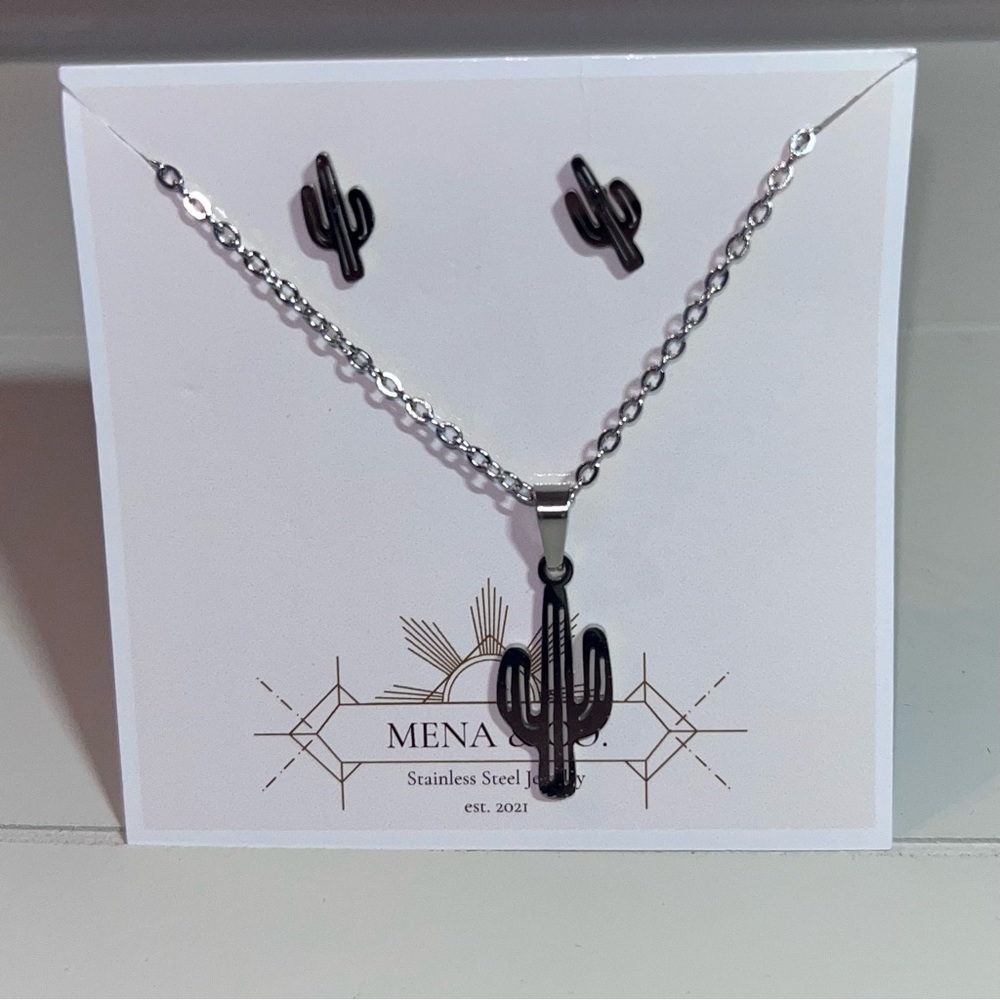 Stainless Steel Cactus Design Pendant Necklace and Earring Set.